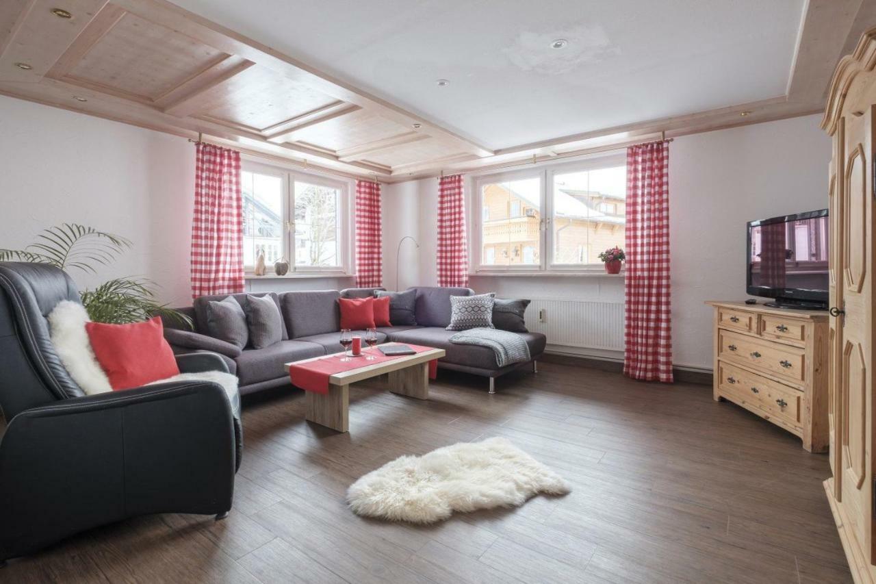 Ferienwohnungen Dorfhaus Oberstdorf Esterno foto